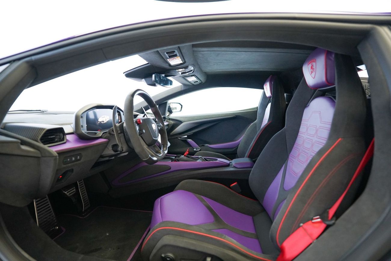 لامبورغيني ريفويلتو 6.5L V12 Hybrid