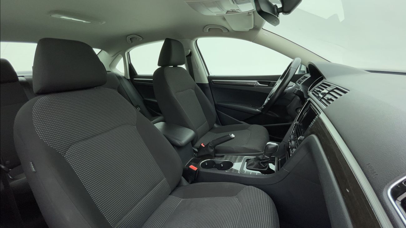 فولكس واجن باسات SE 2.5 | بدون دفعة مقدمة | اختبار قيادة مجاني للمنزل