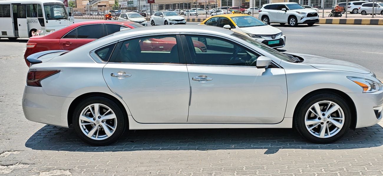 نيسان ألتيما SV