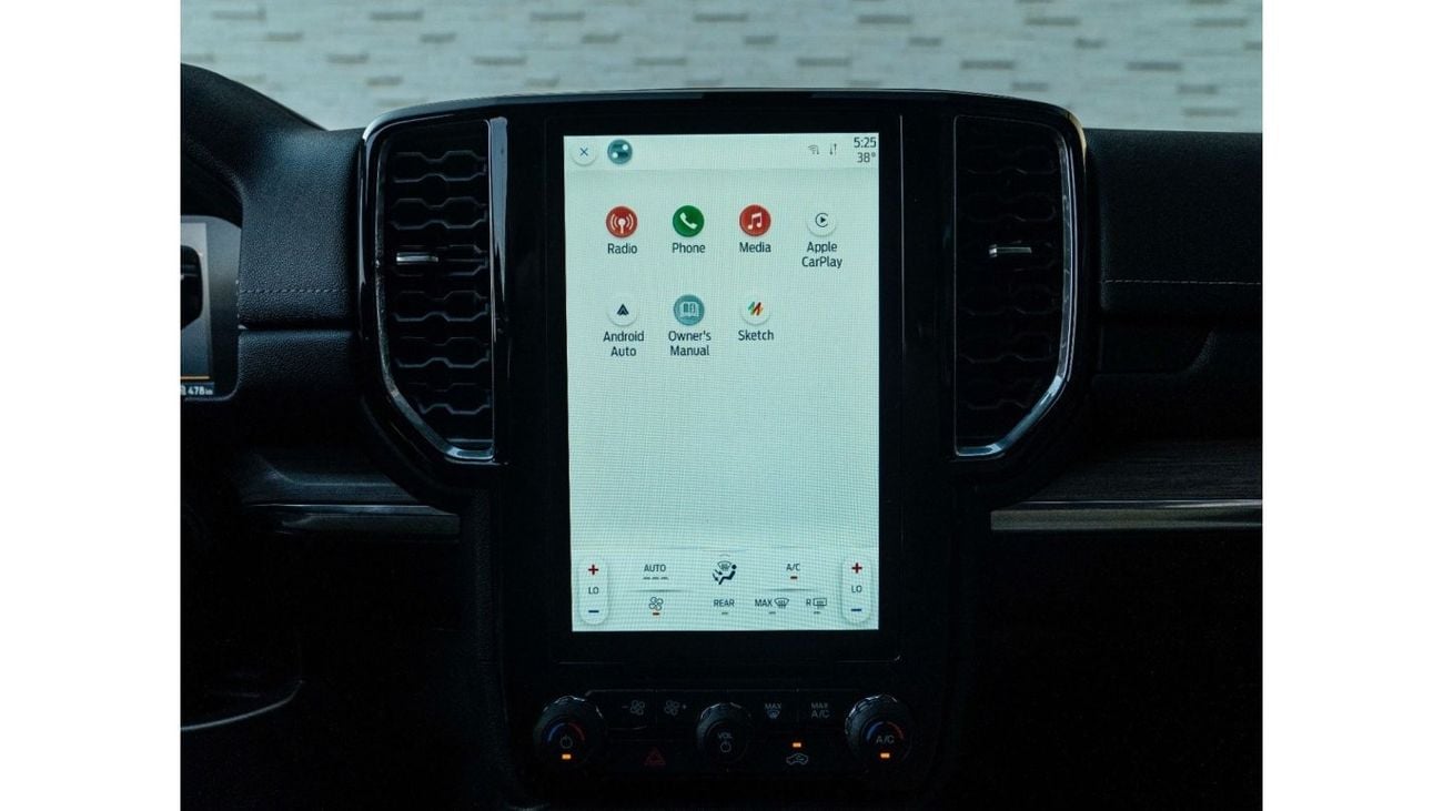 Ford Everest AED 2,359 PM • EVEREST XLT • LOW KMS • OFFICIAL FORD WARRANTY + SERVICE PLAN UNTIL 5-YEARS OR 100K K