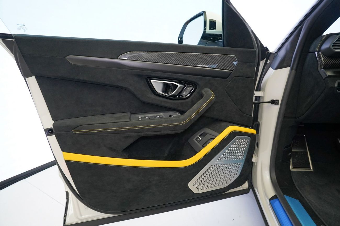 لامبورغيني اوروس 4.0T V8 Performante