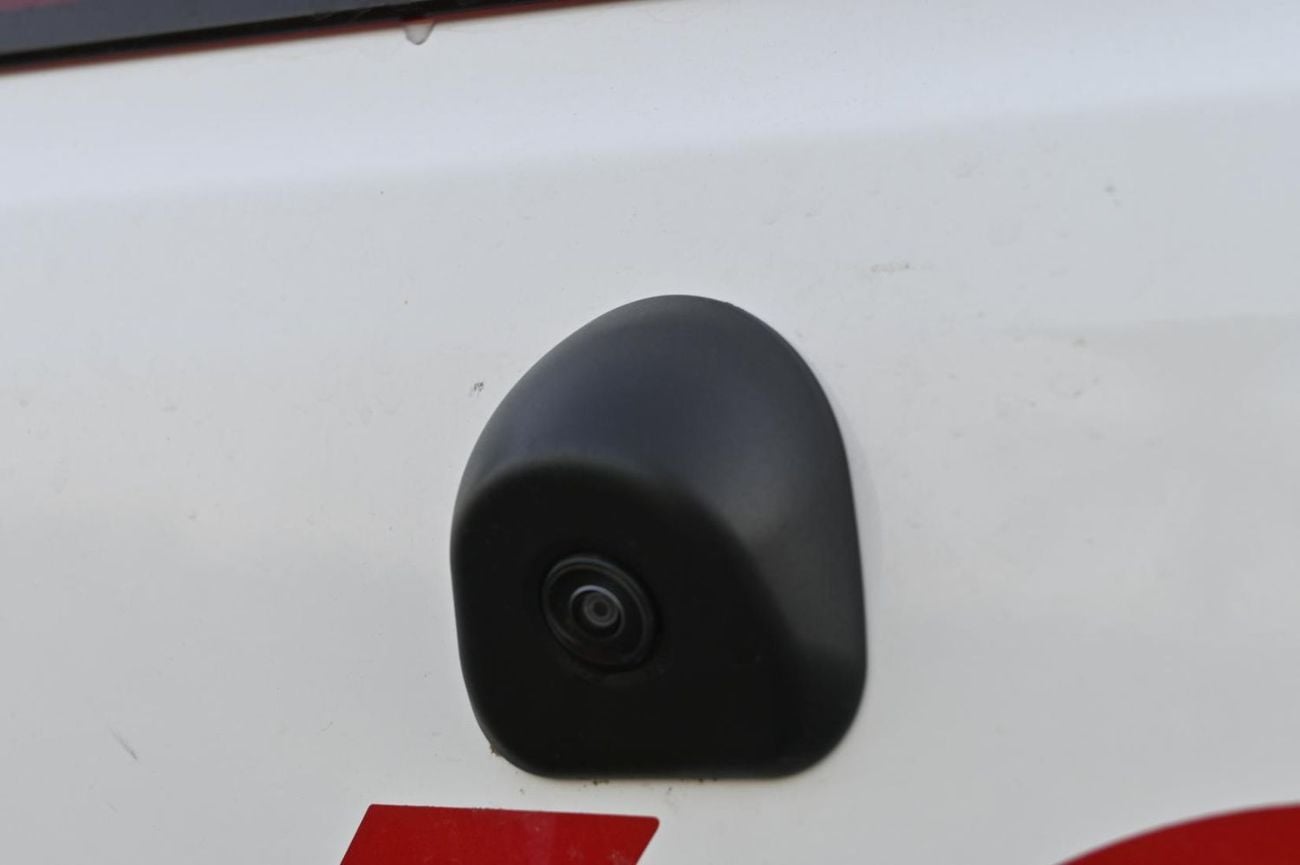 Toyota Hilux 2.4L DSL FULL OPTION SAUDI