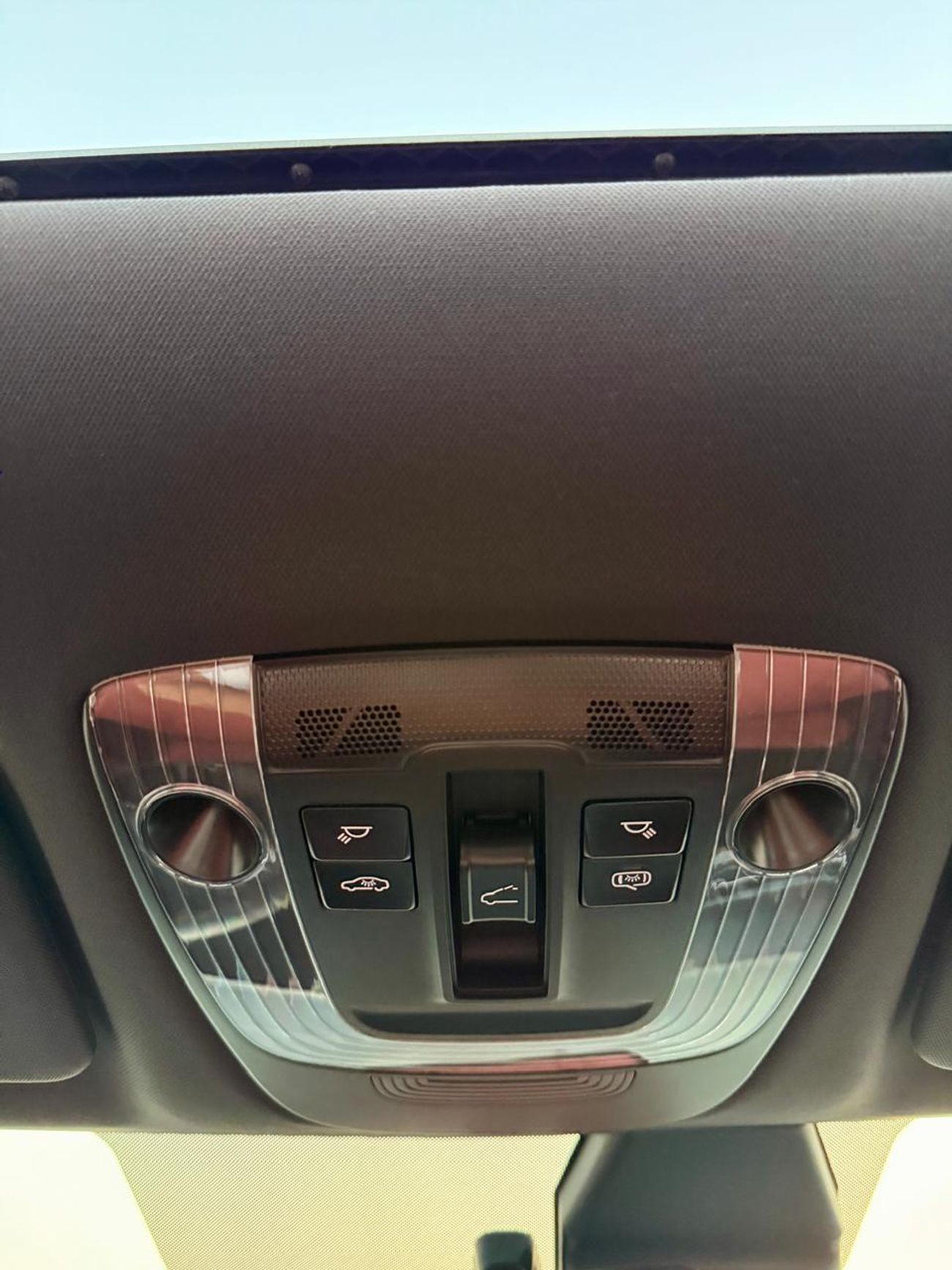 كيا سبورتيج 2.0L MPI LX (FWD)