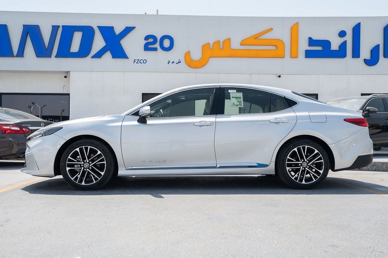 Toyota Camry LE Hybrid 2.5L 2026