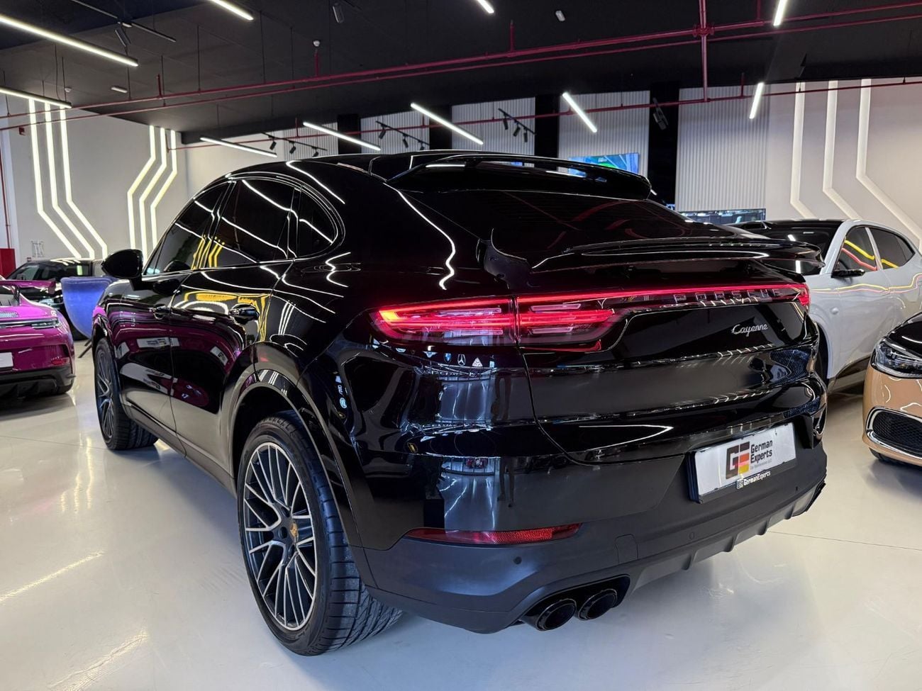 Porsche Cayenne STD Base Coupe 2023 Porsche Cayenne Coupe - GCC Specs - Full service history available