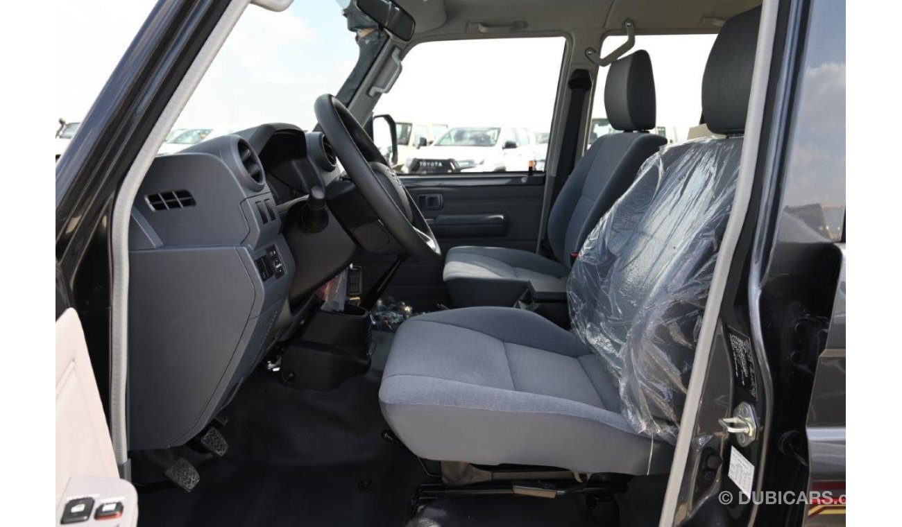 Toyota Land Cruiser Pick Up Double Cab V8 4.5L Diesel 4WD MT