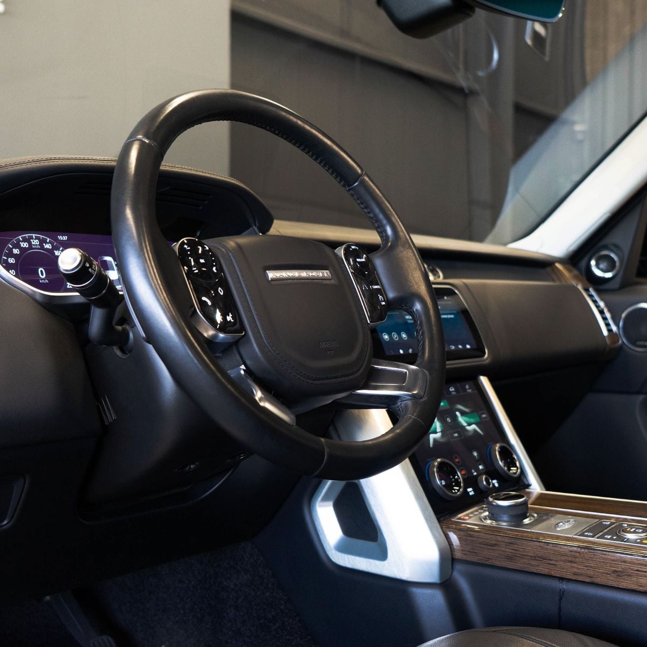 لاند روفر رينج روفر 2,586 P.M • 0% Downpayment • Range Rover HSE • 1 Year Warranty