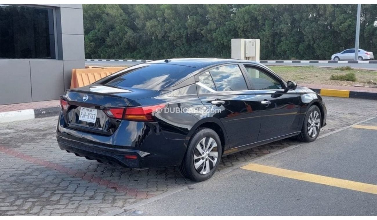 Nissan Altima SV Low mileage