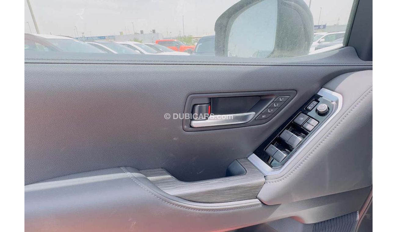 تويوتا لاند كروزر 300 3.3L - DSL - GRS - 5STR -23YM - WHT_BLK - EURO (LOCAL OFFER)