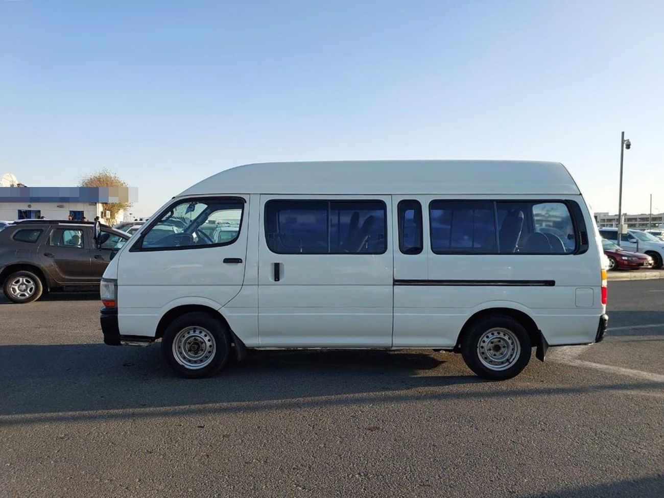 Toyota Hiace TOYOTA HIACE COMMUTER VAN RHD 2002 MODEL 3.0 L DIESEL AUTOMATIC(PM12553)
