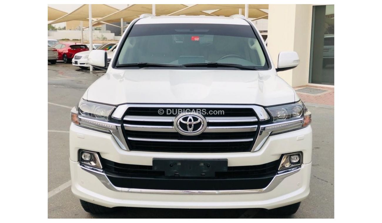 تويوتا لاند كروزر تويوتا لاند كروزر 2019 - GXR - 6 سلندر