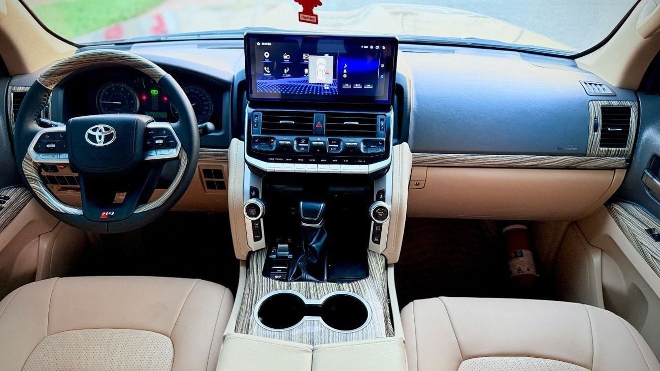 تويوتا لاند كروزر 2015 GXR V6 Facelift To 2024 Ship Exterior and Interior Both Upgrade Full Option