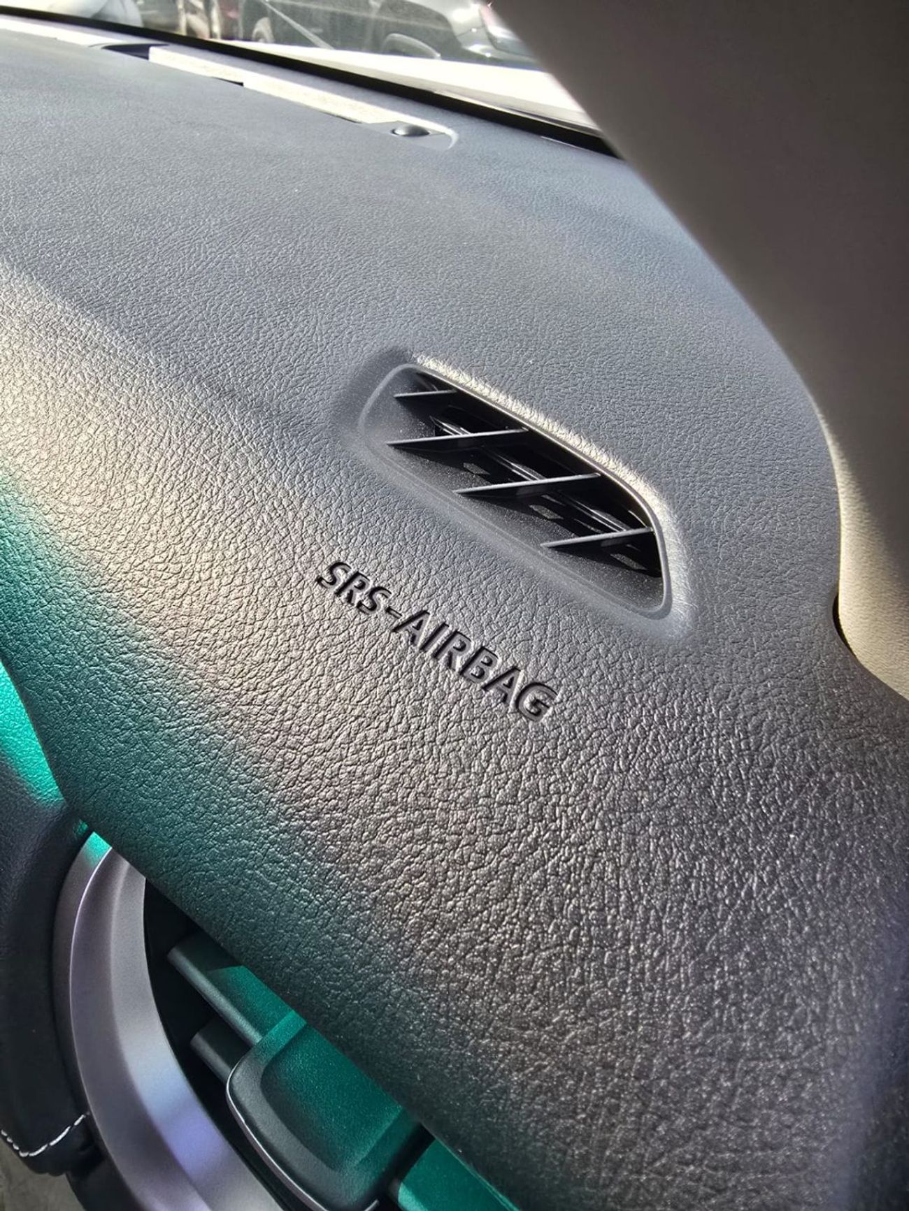 تويوتا فورتونر 4.0L PETROL A/T SR5 V6  7 SEATER