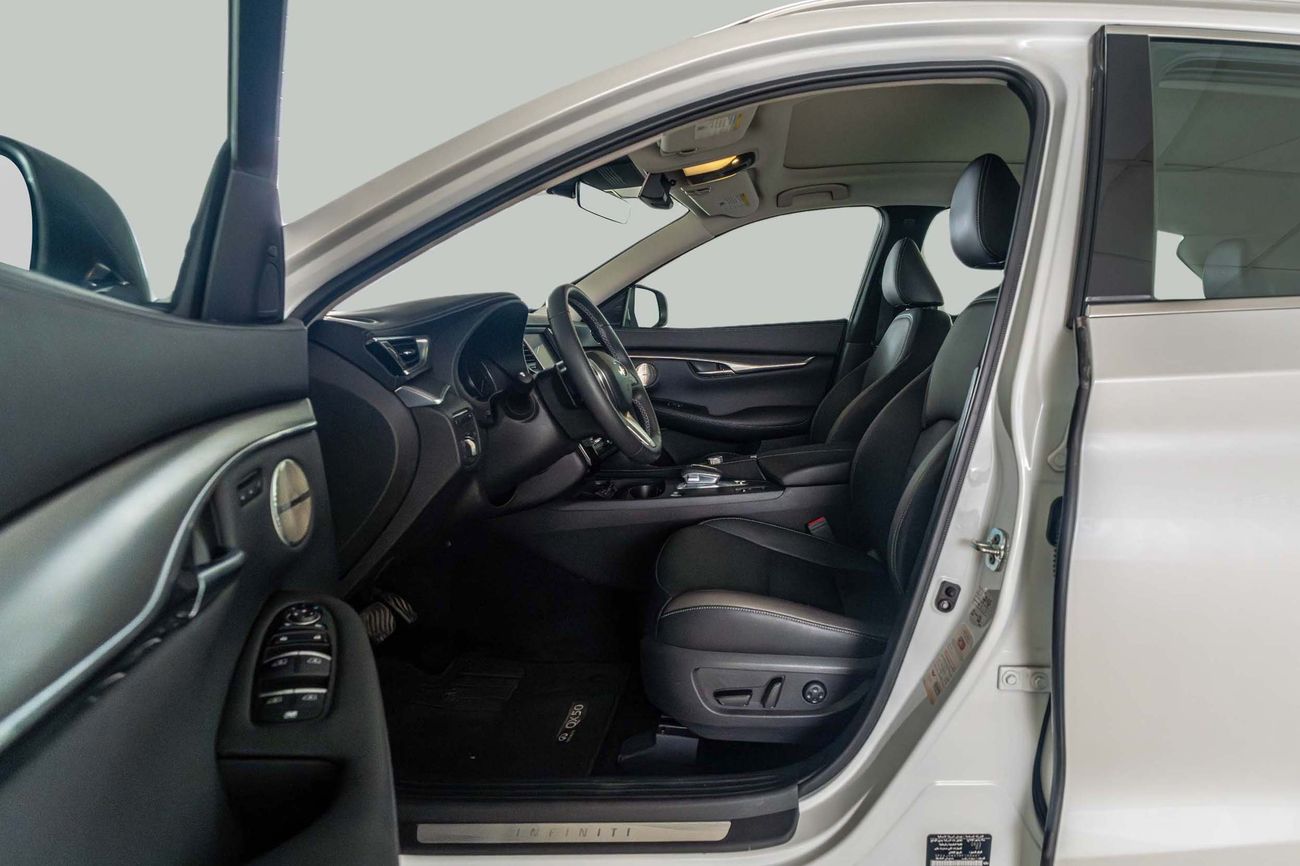 Infiniti QX50 LUXE 2.0