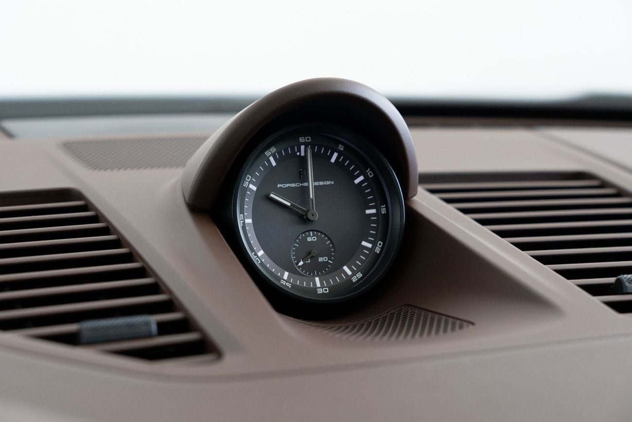 Porsche 911 Carrera 3.0L (444 HP) Coupe