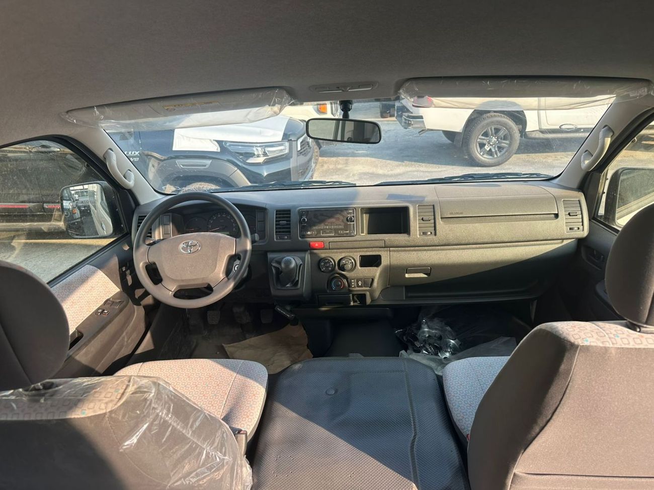 Toyota Hiace DLS -High Roof Commuter 2.8L M/T