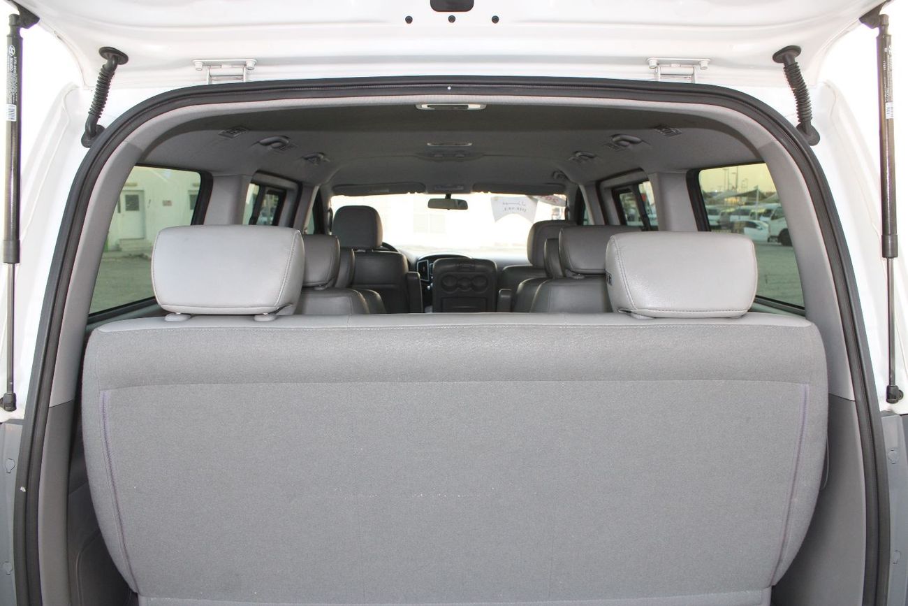 Hyundai Grand Starex Hyundai Grand Starex 2018 imported from Korea Diesel customs papers in excellent condition without a