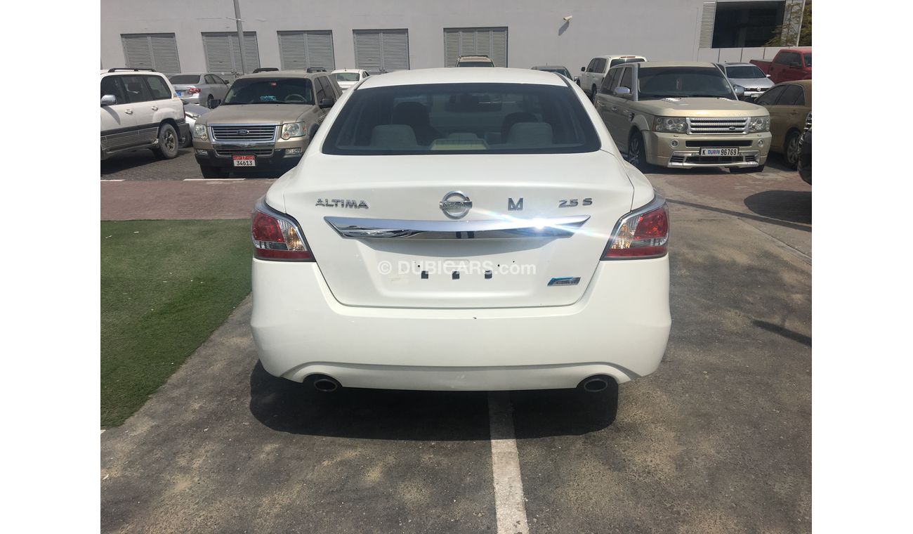 نيسان ألتيما نحن نقدم : * خدمات تمويل السيارات على البنوك * ضمان ممدد * خدمات التسجيل / التصدير
