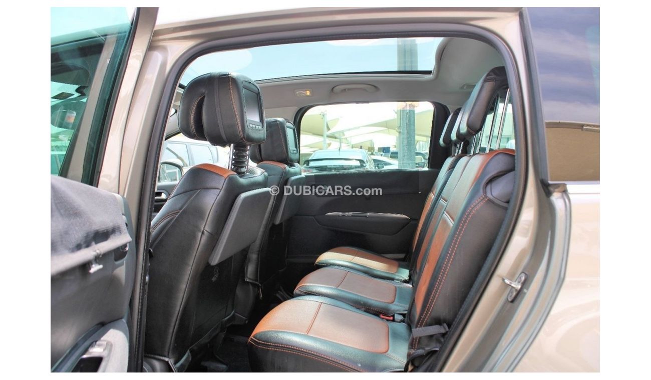 Peugeot 5008 Premium ACCIDENTS FREE - GCC- ORIGINAL PAINT - ENGINE 1600 CC - FULL OPTION - PERFECT CONDITION INSI