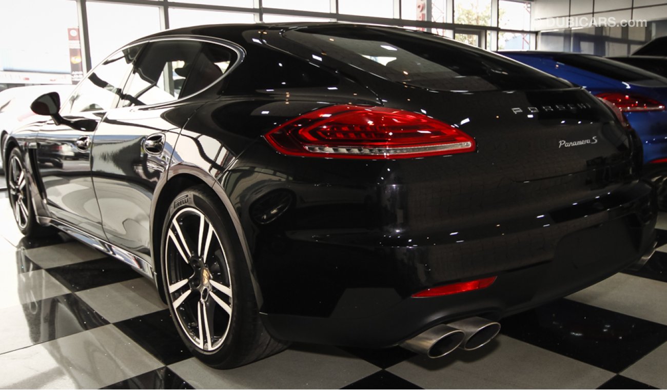 Porsche Panamera S