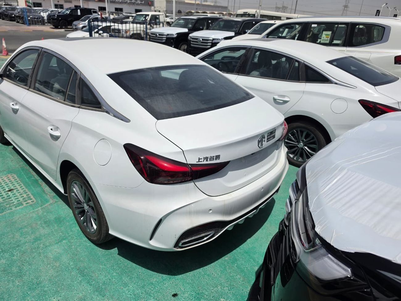 أم جي 5 MG 5 1.5L Luxury Edition 2026 – فئة لكجري | أبيض خارجي | داخلية سوداء