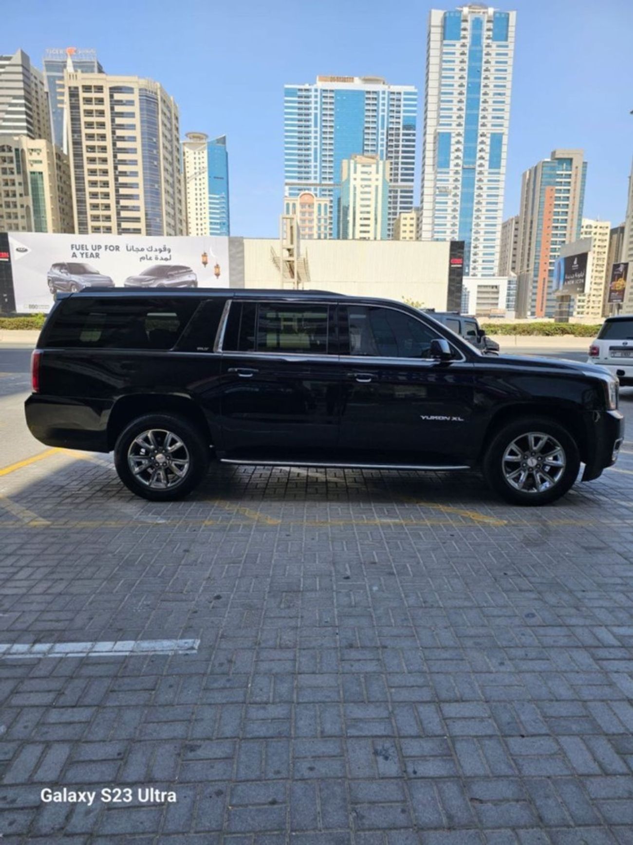 GMC Yukon XL SLT 5.3L 4WD (8 Seater)