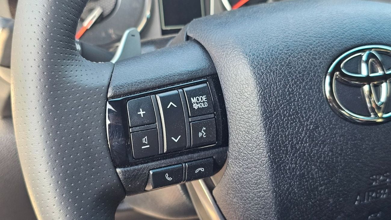 تويوتا هيلوكس Hilux 2.8 GR-SPORT 4WD AT 2026YM GCC WHITE WITH DIGITAL REAR VIEW MIRROR