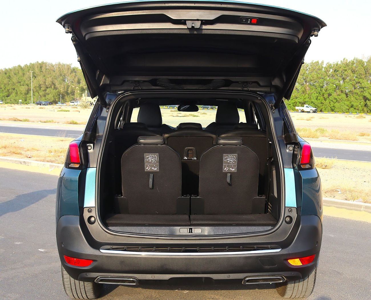 Peugeot 5008 1.6T Allure plus Peugeot 5008 - 2019 GCC, in excellent condition, 145,000 km, 1.6L engine, price 49,