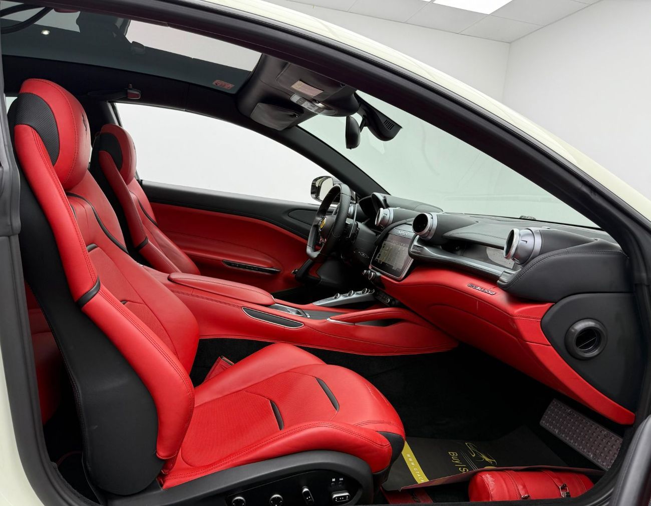 Ferrari GTC4 Lusso 2018 Ferrari GTC4Lusso V12, Warranty, Very Low Km, Excellent Condition, GCC