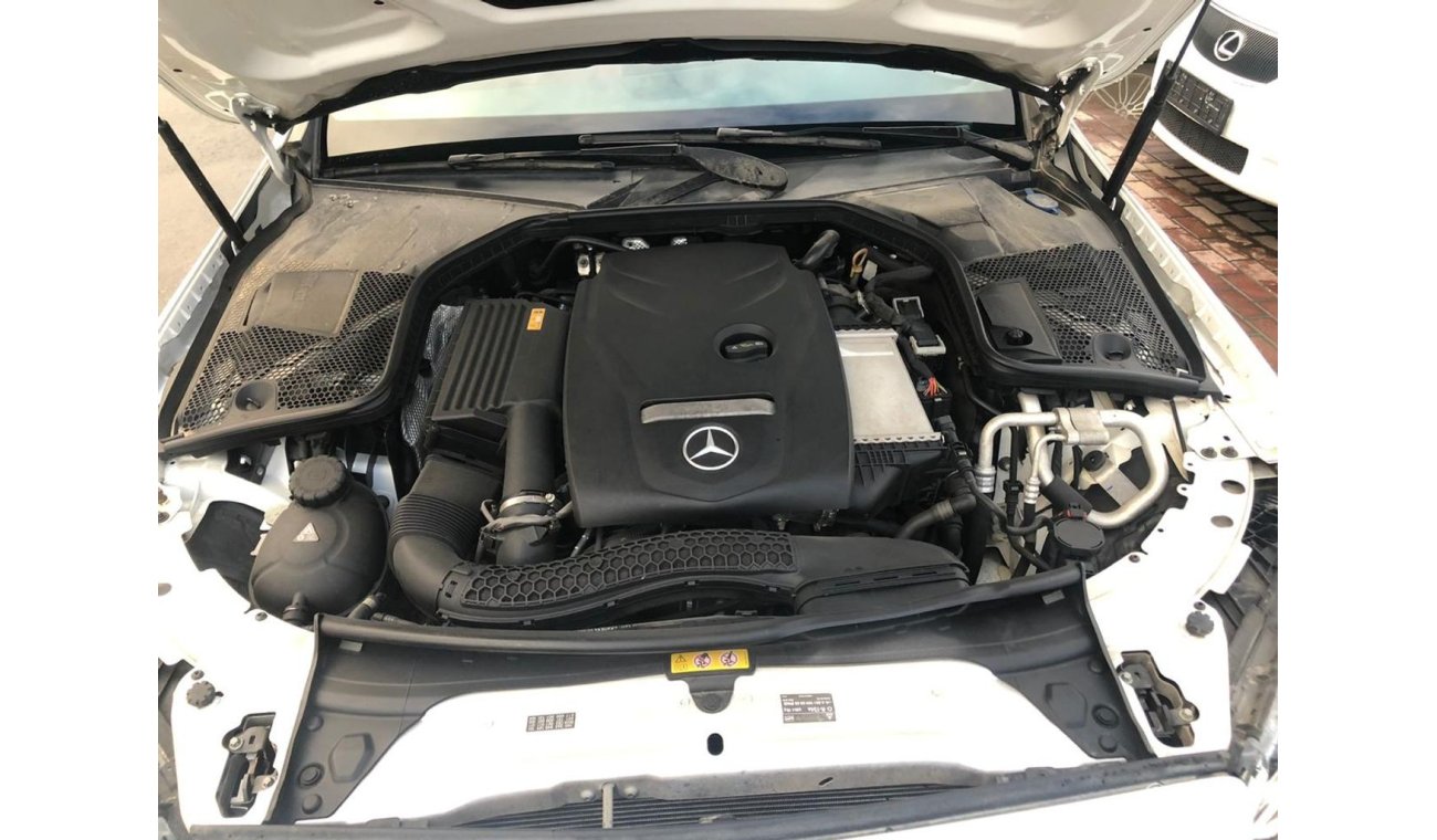 Mercedes-Benz C 350 Model 2018 car prefect condition low mileage