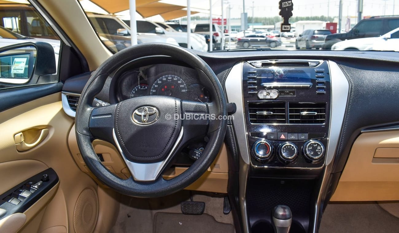 Toyota Yaris 1.5 L E