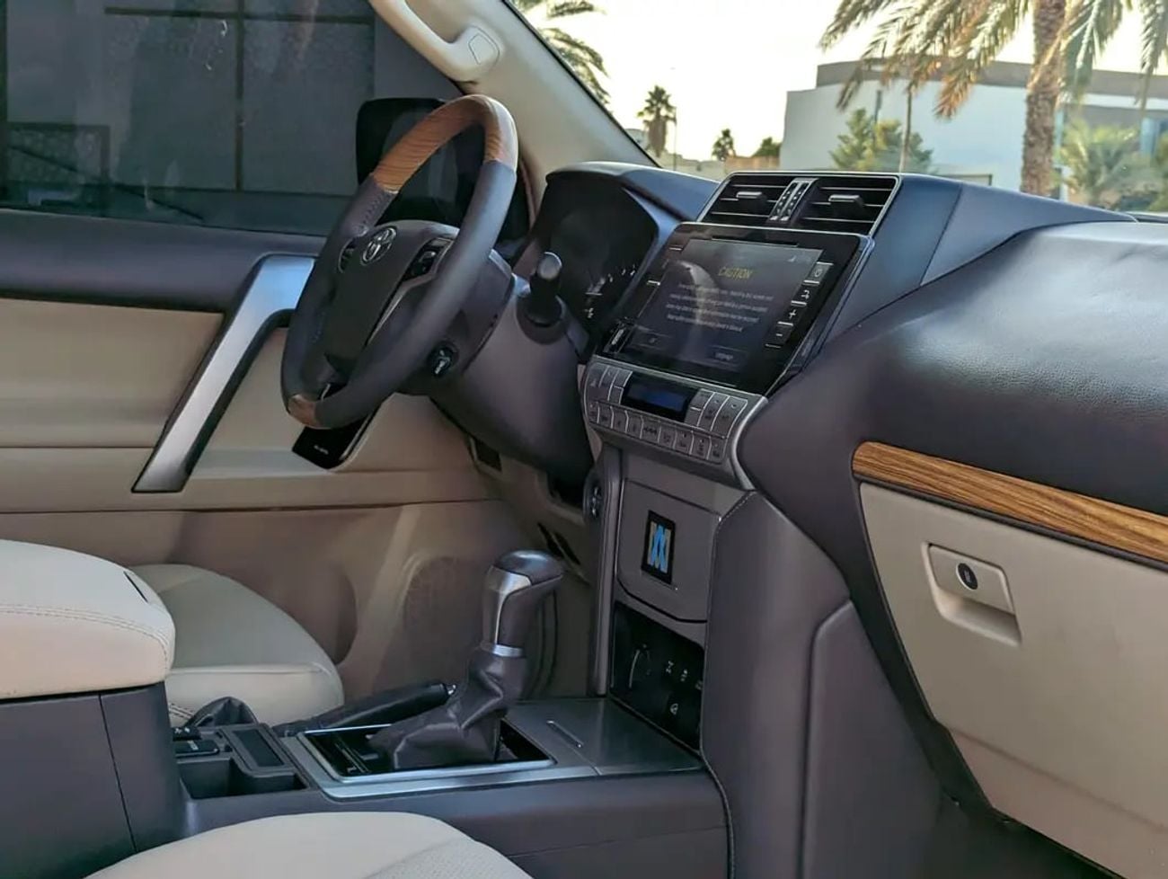 تويوتا برادو VXR TOP FULL OPTION GCC V6 4.0L IN EXCELLENT CONDITION