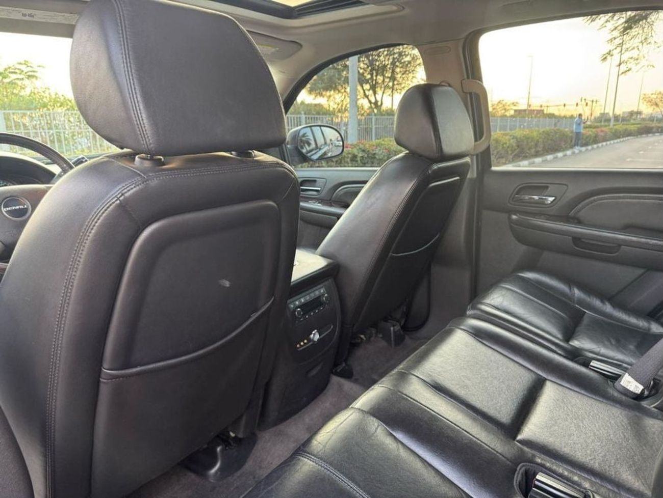 GMC Yukon GCC SPEC NEAT AND CLEAN