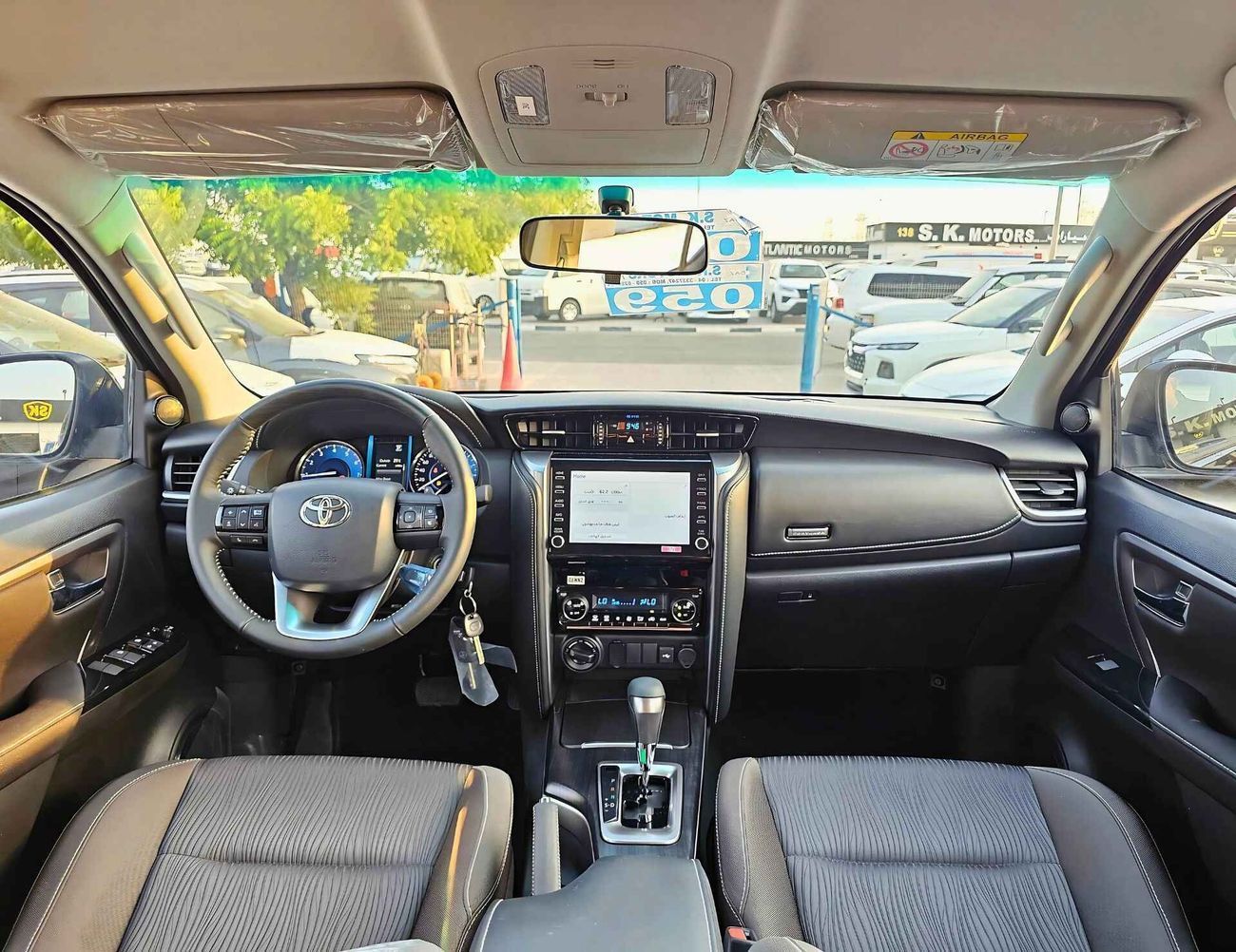 تويوتا فورتونر 4.0L V6 PETROL / AUTO AC / DIFF LOCK / DVD CAMERA (CODE # F6S)