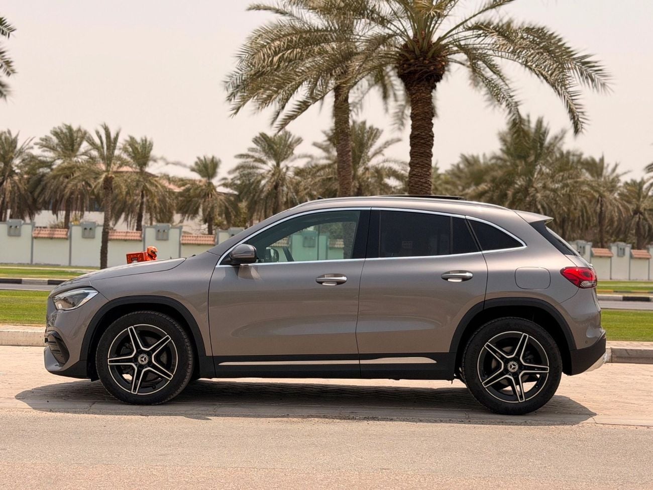 Mercedes Benz GLA 200 AMG PREMIUM