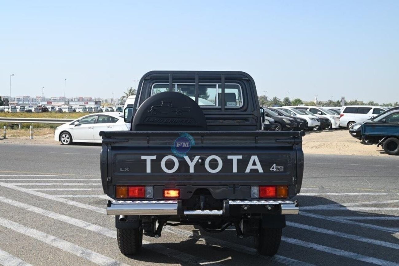 Toyota Land Cruiser Pick Up 79 Single Cab DLX 2.8L Diesel