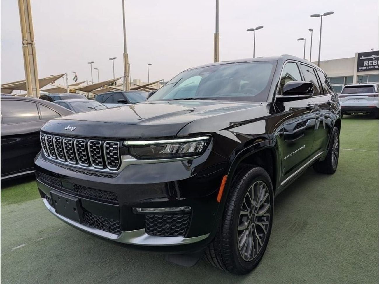 جيب جراند شيروكي Summit Reserve 5.7L JEEP GRAND CHEROKEE SUMMIT 2024 V8 engine 5.7L zero kilometer American clean car