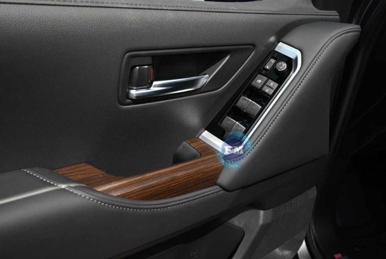 تويوتا لاند كروزر 300 GXR 3.3L Diesel 7 Seat Automatic