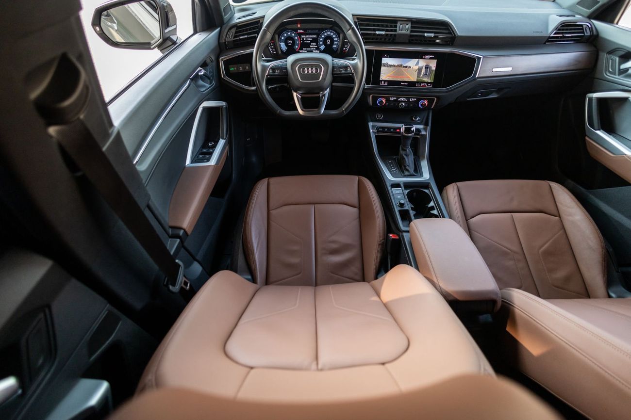 أودي Q3 40 TFSI quattro S Line 2.0L SUV Coupe