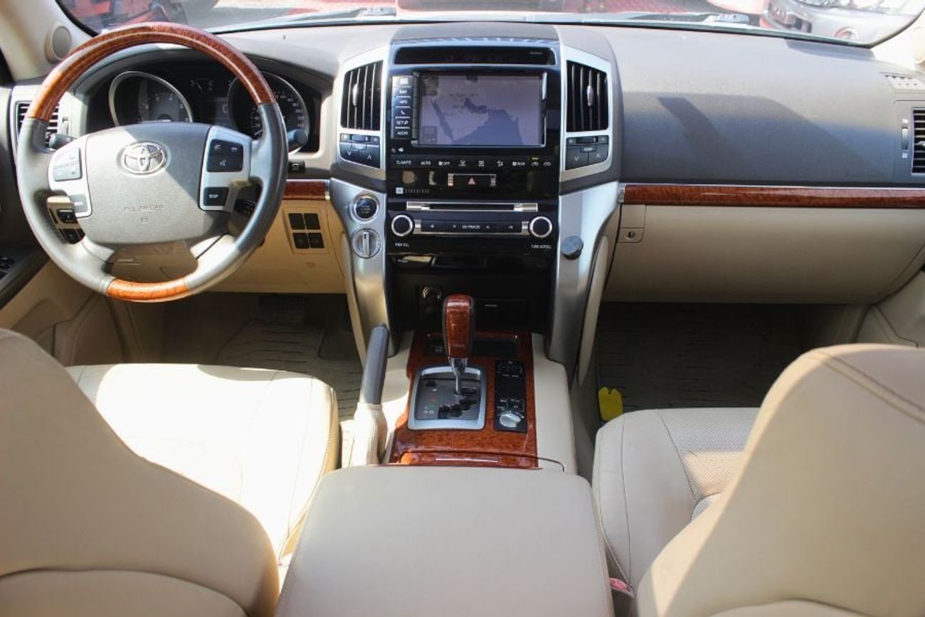 تويوتا لاند كروزر VXR 5.7L 4WD