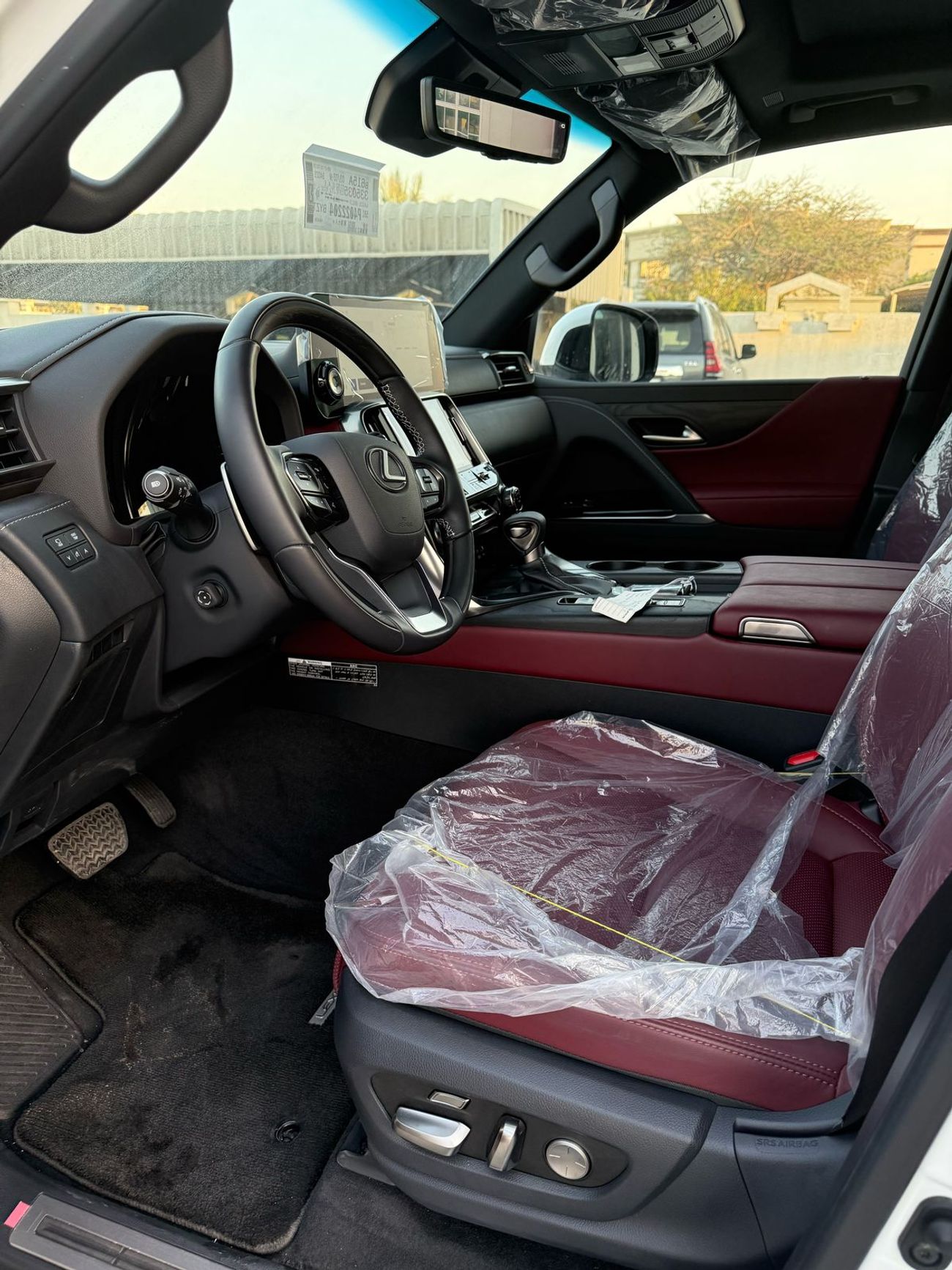 لكزس LX 600 AT / 3.5L V6 / POWER SEATS & LEATHER / SUNROOF / SPECIAL PROMOTION FOR LOCAL