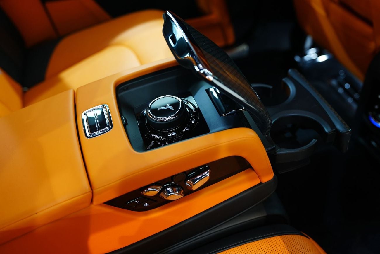 رولز رويس جوست Black Badge, Rear Entertainment, Bespoke Audio, Starlight, Dealer Warr + Serv!!