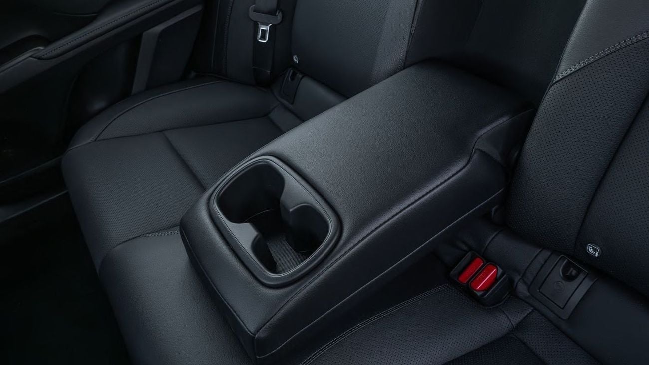 Toyota Camry CAMRY 2.5 GLE (NEUTRAL BLACK INSIDE BLACK) 2026