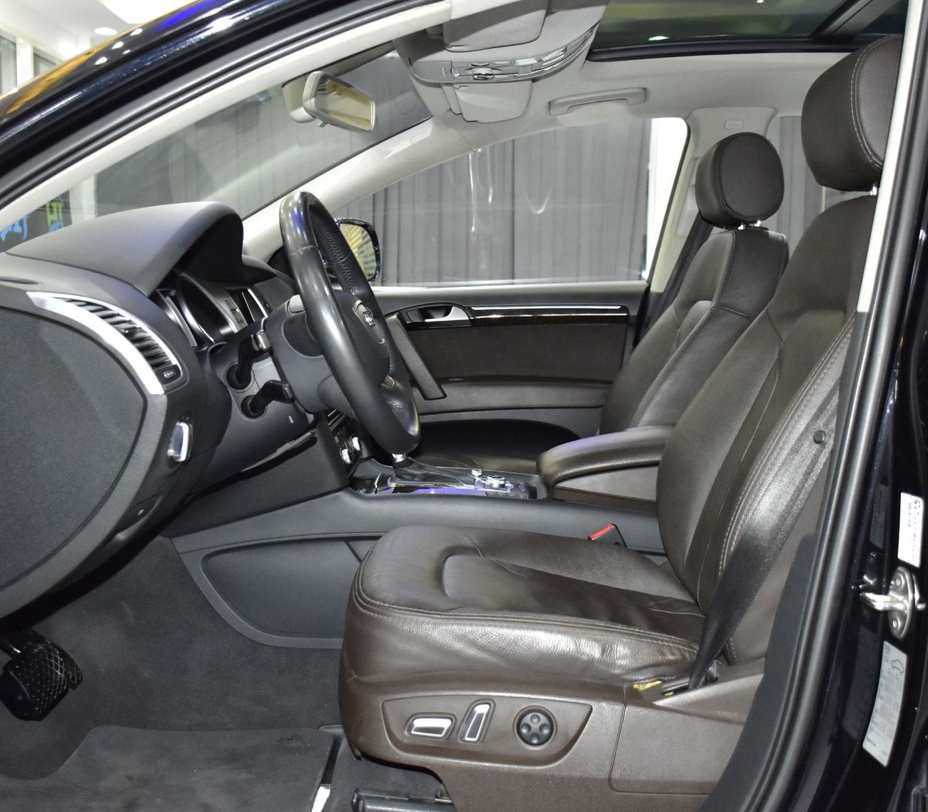 Audi Q7 EXCELLENT DEAL for our Audi Q7 35 TFSi ( 2014 Model ) in Black Color GCC Specs