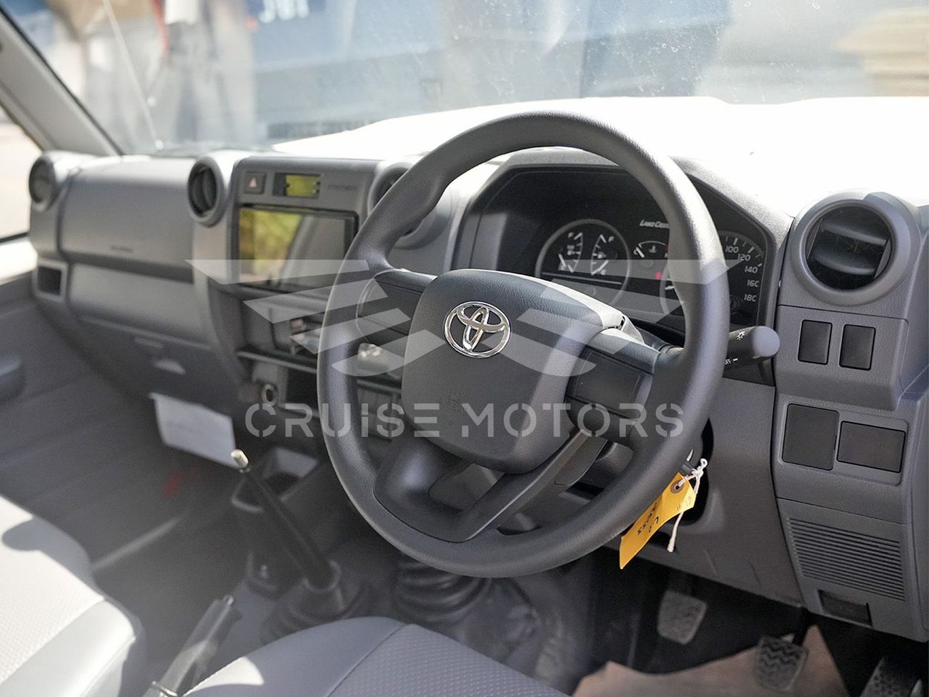 Toyota Land Cruiser 70 LC 78 - Manual - 4.2L - Diesel - HardTop - Station wagon - 4x4 - 13 Seats - 3 Door