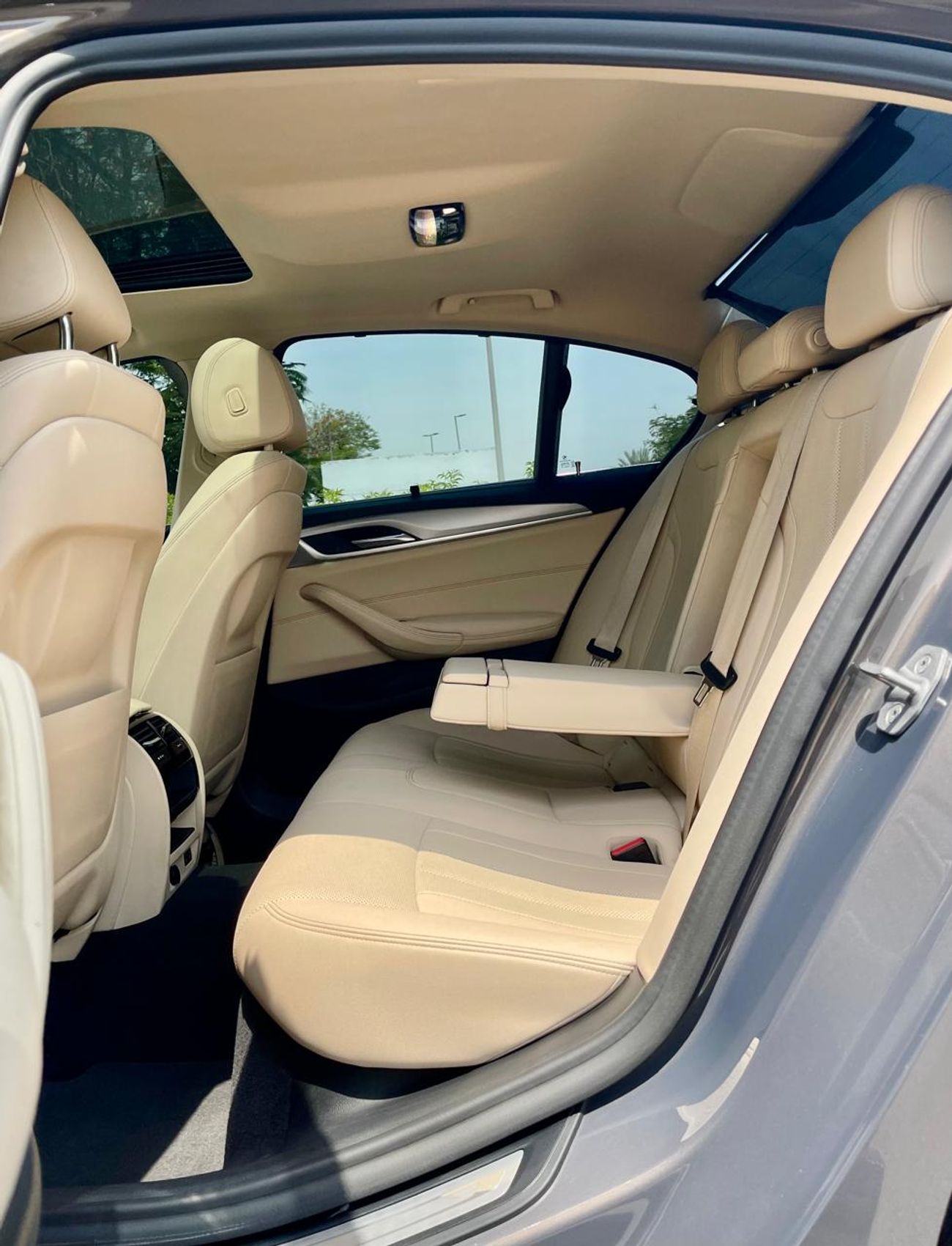 BMW 520i Std 2.0L Warranty & Service upto 2027 2021 GCC