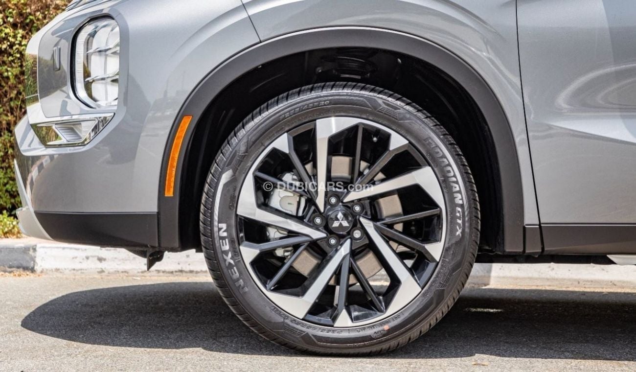 ميتسوبيشي آوتلاندر S-AWC 4WD/Pano-Roof/360camera/7seats. Local Registration +10%