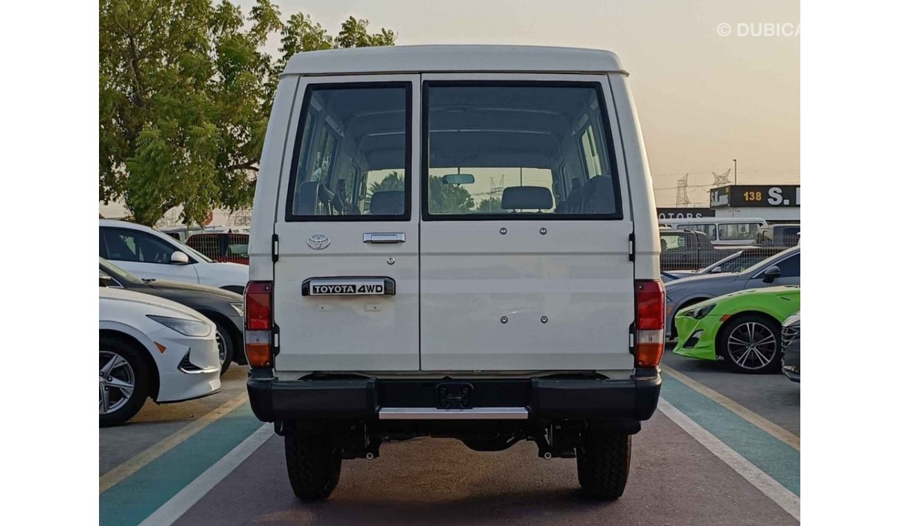 Toyota Land Cruiser 70 LC78 / 4.2 Diesel / Diff. Lock / Leather Seats / Power Window (Code # 67898)
