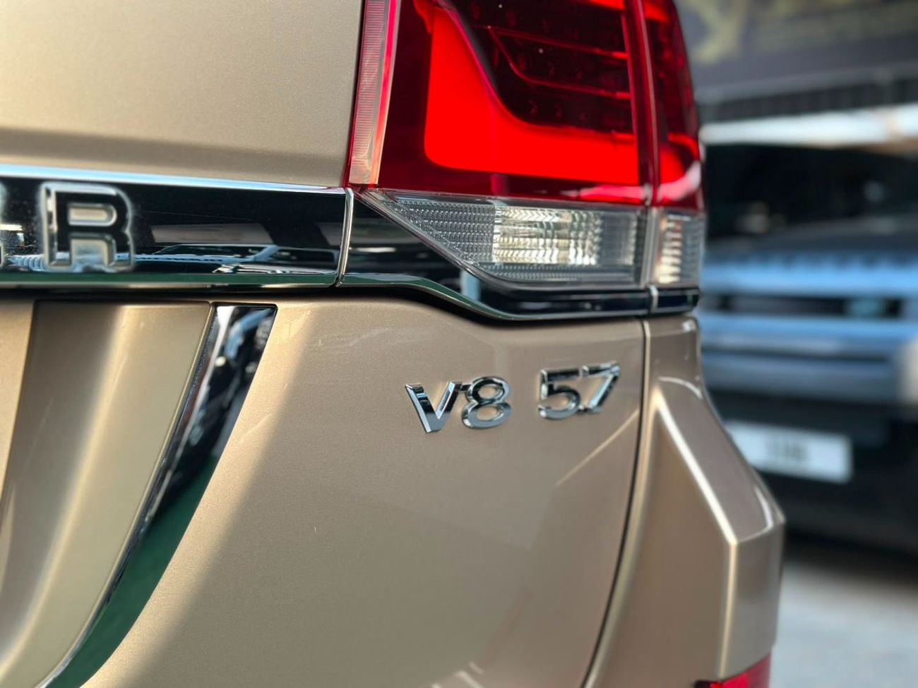 تويوتا لاند كروزر VXR