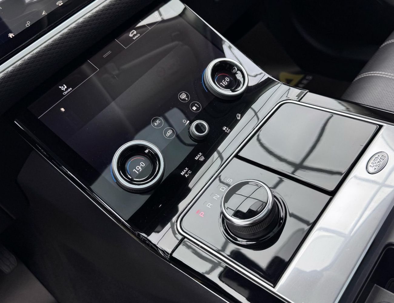 Land Rover Range Rover Velar P250 S 2.0L Petrol 2019 Range Rover Velar P250 S, Warranty, Full Range Rover Service History, Excell